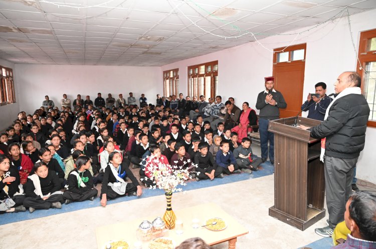 सरकार मलबे में धंसे लोगों की लाशें निकालने के लिए भी नहीं बनने दे रही सड़क : जयराम ठाकुर