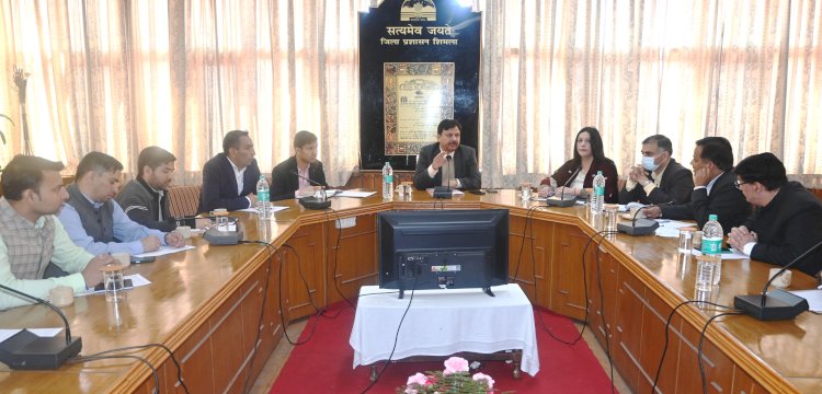 वीरभद्र सिंह की प्रतिमा अनावरण कार्यक्रम पूरे प्रदेश के लिए महत्वपूर्ण, हर छोटी चीज का रखें विशेष ध्यान - उपायुक्त