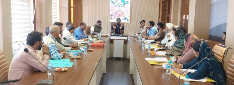 उपायुक्त की अध्यक्षता में माता श्री चिंतपूर्णी मंदिर ट्रस्ट की बैठक संपन्न, श्रद्धालुओं की सुविधाओं को सुदृढ़ और बेहतर बनाने पर हुई चर्चा
