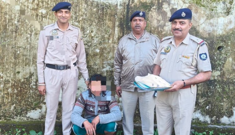 नाहन : सराहां में पकड़ी 351 ग्राम चरस, सड़क पर आरोपी पैदल चल रहा था नशीला पदार्थ लेकर..अन्य मामले में 8 बोतलें बरामद की..