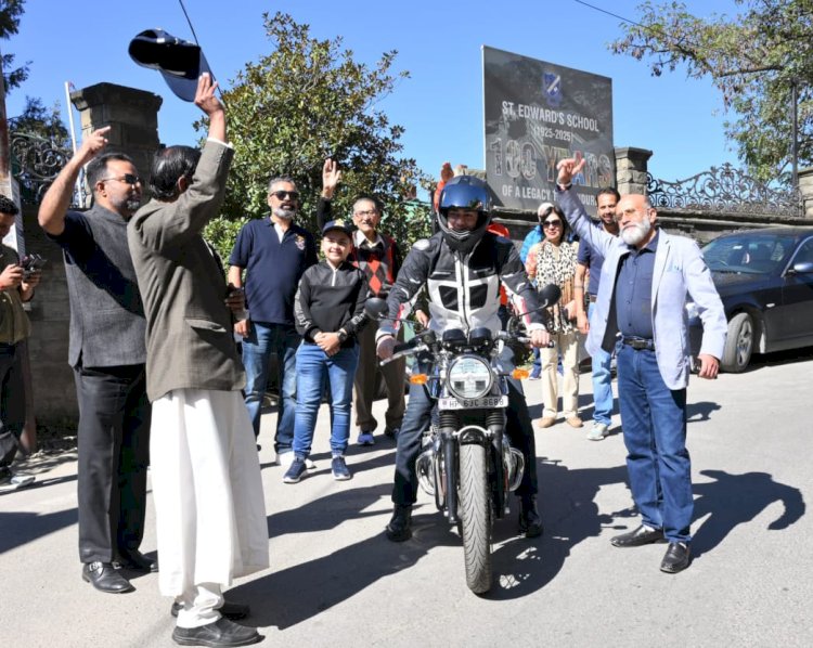 गो ग्रीन पर काम कर रहा एडवर्ड्स संघ .... कचरे से सामग्री प्राप्त करने और संसाधनों पर बोझ कम करने के लिए चक्रीय अर्थव्यवस्था के सिद्धांतों का क्रियान्वयन अत्यंत महत्वपूर्ण : राजीव