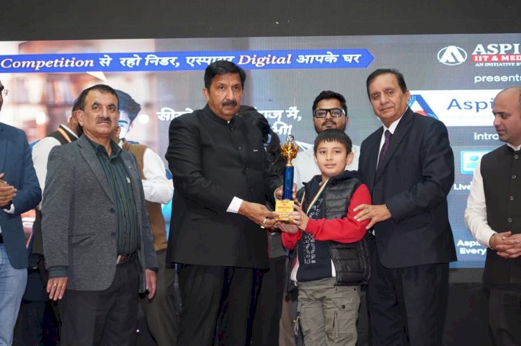 बेहतर शैक्षणिक सुविधाओं से आज गांव के रहने वाले बच्चे छू रहे नए मुकाम - मुकेश अग्निहोत्री