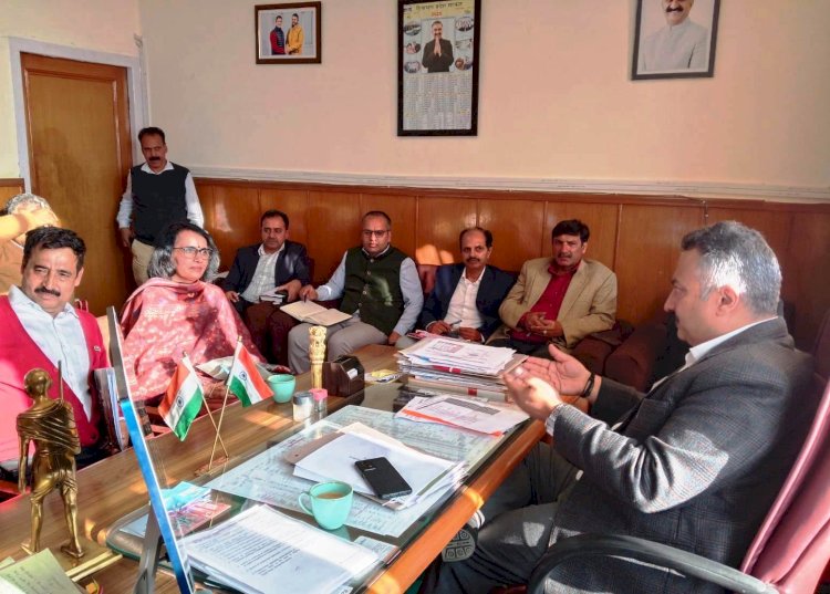 शिक्षा मंत्री ने भर्ती और मरम्मत कार्यों में तेजी लाने के निर्देश दिए