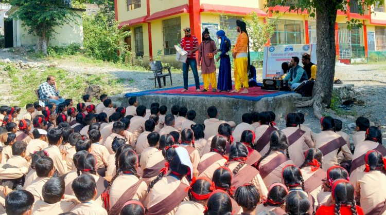भूकम्प के दौरान झुको, ढ़को और पकड़ो की नीति को अपनाए, कलाकारों ने आपदा के लिए किया जागरूक