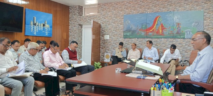 15 नवंबर तक हर हाल में पूरे हों आदर्श ग्राम योजना के कार्य