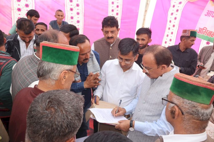 उद्योग मंत्री ने झकाण्डों में 52 लाख से नवनिर्मित पंचायत भवन की धरातल मंज़िल का किया लोकार्पण