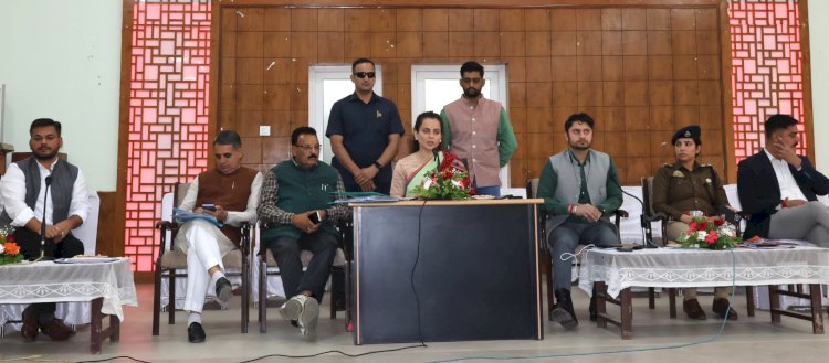 संसदीय सड़क सुरक्षा समिति की बैठक आयोजित , सांसद कंगना रनौत ने की अध्यक्षता