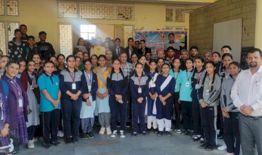 बच्चों ने पहाड़ी में दिए भाषण और निबंध, लोकोक्तियां एवं पहेलियां भी लिखीं