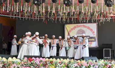 रेणुका मेले में हुई बुडाह लोकनृत्य दल की प्रतियोगिता में पारंपरिक बुडाह लोकनृत्य दल हानत घाटों प्रथम स्थान पर रही