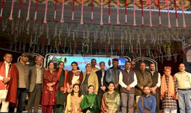 अंतरराष्ट्रीय श्री रेणुका जी मेला में कवियों का बहुभाषी कवि सम्मेलन आयोजित