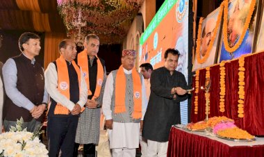 कांग्रेस एक ही परिवार का महिमामंडन करती है : श्रीकांत शर्मा