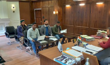 उपायुक्त किन्नौर की अध्यक्षता में प्रधानमंत्री उज्ज्वला योजना 3.0 के तहत उपायुक्त कार्यालय में बैठक आयोजित