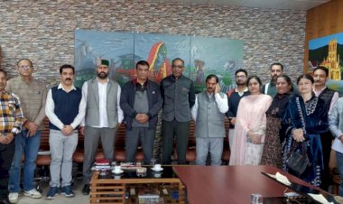 प्रकाश करड़ ने हमीरपुर में की लघु बचत योजनाओं की समीक्षा