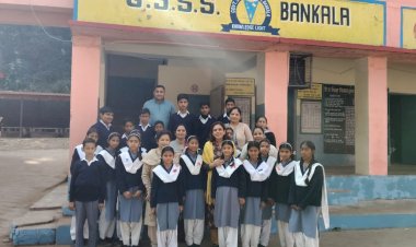 नाहन: त्रिभुवन स्टोन क्रशर की और से बनकला जमा दो स्कुल में बांटे स्वेटर..