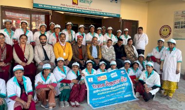 आरसेटी ने 34 महिलाओं को सिखाया आचार, पापड़ और मसाला बनाना