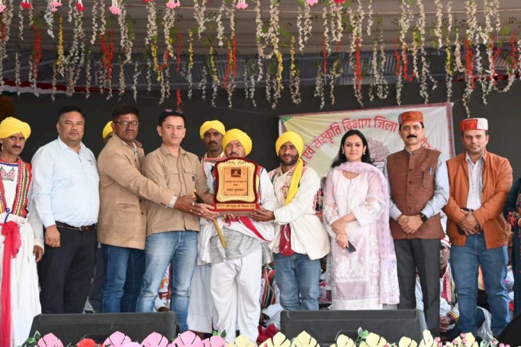 रेणुका मेले में हुई बुडाह लोकनृत्य दल की प्रतियोगिता में  पारंपरिक  बुडाह लोकनृत्य दल हानत घाटों प्रथम स्थान पर रही