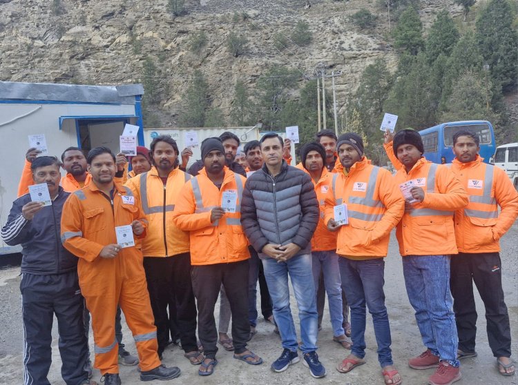 टी-डोंग जल विद्युत परियोजना मूरंग में श्रम विभाग द्वारा जागरूकता शिविर आयोजित