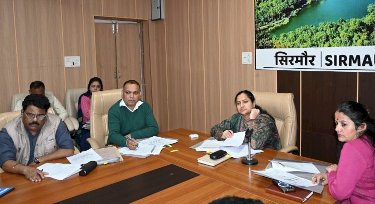 अधिकारी अधिनियम के अनुरूप योजनाओं का करें क्रियान्वयन -उपायुक्त