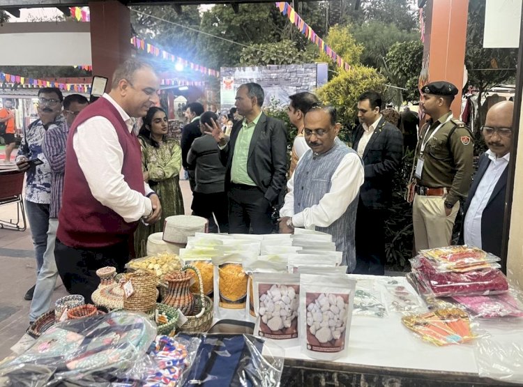 दिल्ली हाट में जाइका ने उतारे स्वयं सहायता समूहों के पहाड़ी उत्पाद -मुख्य सचिव संजय गुप्ता ने किया स्टाल का उदघाटन