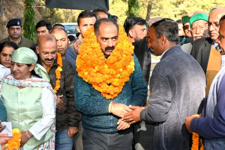 कुफरी से जनेडघाट चायल सड़क पर खर्च किए जा रहे 52 करोड़ – अनिरुद्ध सिंह