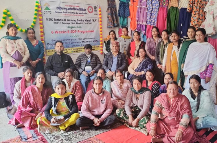 एनएसआईसी महिलाओं को बना रहा स्वाबलंबी, 25 महिलाओं को दिया कौशल विकास प्रशिक्षण