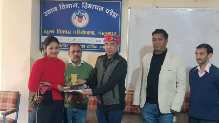 पालमपुर में 40 किसानों के लिए आयोजित मशरूम उत्पादन प्रशिक्षण शिविर संपन्न