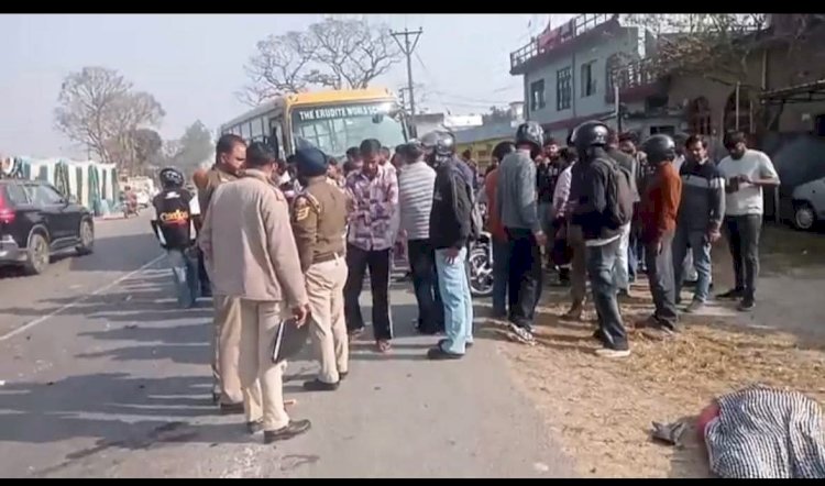 नाहन: नेशनल हाईवे पर स्कूल बस-मोटरसाइकिल की भिड़ंत, बाइक चालक की मौत
