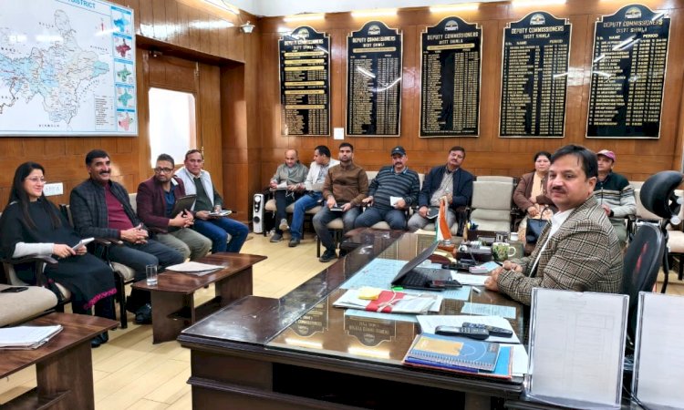 सरकार के तीन साल के कार्यक्रम की तैयारियों को लेकर शिमला में समीक्षा बैठक का आयोजन