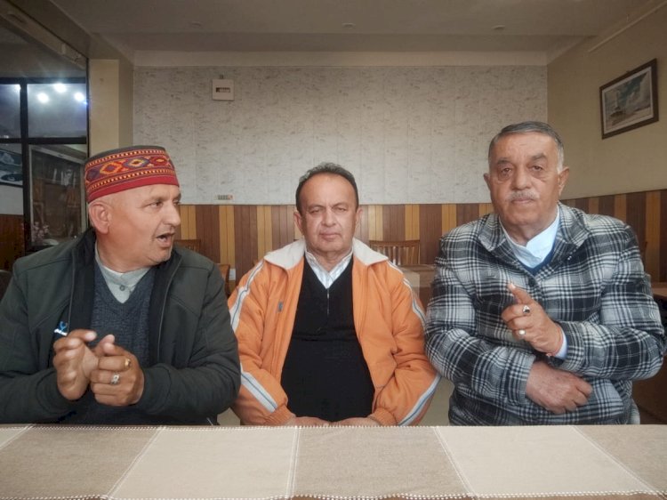 नाहन:सिरमौर भाजपा नेताओं ने, राजस्व मंत्री को लिया आड़े हाथों..