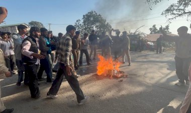 एबीवीपी का सुक्खू सरकार के खिलाफ धरना प्रदर्शन, निकाली शव यात्रा