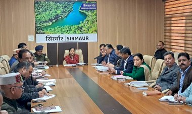 सभी विभाग सर्दी के मौसम की समय रहते आवश्यक तैयारियां करें पूर्ण : उपायुक्त