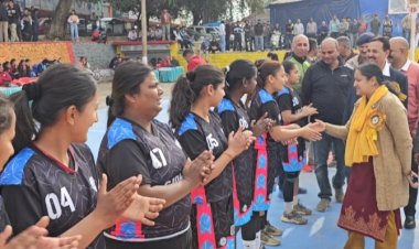 नाहन : 46वीं राज्य स्तरीय बास्केटबाल प्रतियोगिता का शुभारंभ.... प्रदेश भर से 268 पुरुष व महिला खिलाड़ी ले रहे हिस्सा,