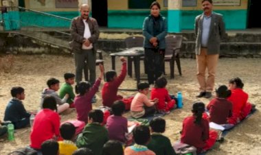 नाहन : राजकीय प्राथमिक  पाठशाला अधोग का औचक निरीक्षण