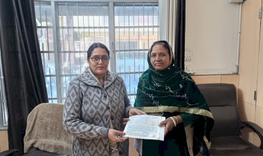 सौलीखड्ड सहकारी बैंक शाखा ने सौंपा 2 लाख का बीमा क्लेम