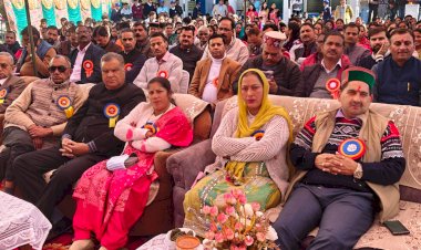 एस डी एम संकल्प गौतम ने किया बच्चों की स्वास्थ्य जांच शिविर का निरीक्षण