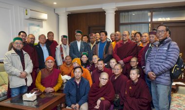 हिमाचल प्रदेश के  बौद्ध संगठनों का एक प्रतिनिधिमंडल केन्द्रीय अल्पसंख्यक  कार्य  मन्त्री श्री किरेन रिजिजू  से   मिला
