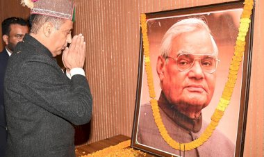 स्वास्थ्य सुविधाएं लोगों की जिंदगी से जुड़ी हैं इसे हल्के में ना ले सरकार : जयराम ठाकुर