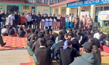 वृत लोहारा में किशोरी मेला आयोजित, छात्राओं को स्वास्थ्य, कानून और नशा मुक्ति पर किया जागरूक