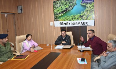 नाहन : अतिरिक्त जिला दंडाधिकारी की अध्यक्षता में जिला स्तरीय सतर्कता एवं प्रबोधन समिति की बैठक आयोजित