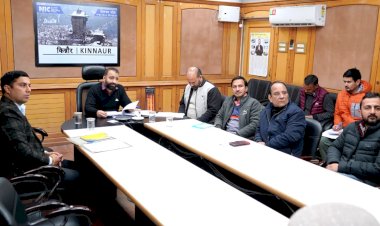 उपायुक्त किन्नौर की अध्यक्षता में जिला सड़क सुरक्षा पर बैठक आयोजित