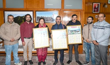 मुख्यमंत्री ने गिरिराज साप्ताहिक का वर्ष 2026 का कैलेंडर जारी किया