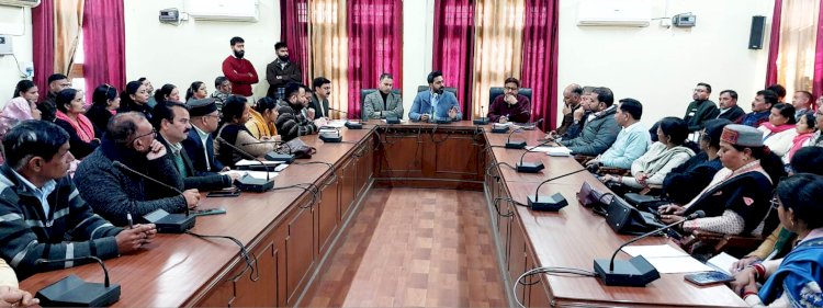 ऊना में ‘एंटी-चिट्टा अभियान’ तेज़, डीसी–एसपी ने ली बैठक, संवेदनशील पंचायतों में नशा निवारण समितियों को तुरंत सक्रिय होने निर्देश