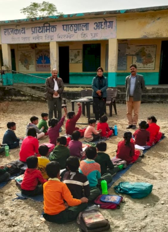नाहन : राजकीय प्राथमिक  पाठशाला अधोग का औचक निरीक्षण