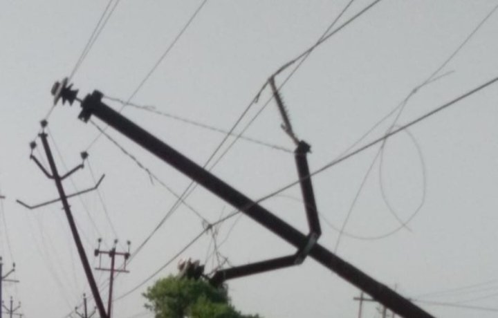 नाहन:सोलन-सराहन-बागथन लाइन ध्वस्त होने से लगातार लग रहे कट,विभाग ने उपभोक्ताओं से धर्य रखने अपील की...