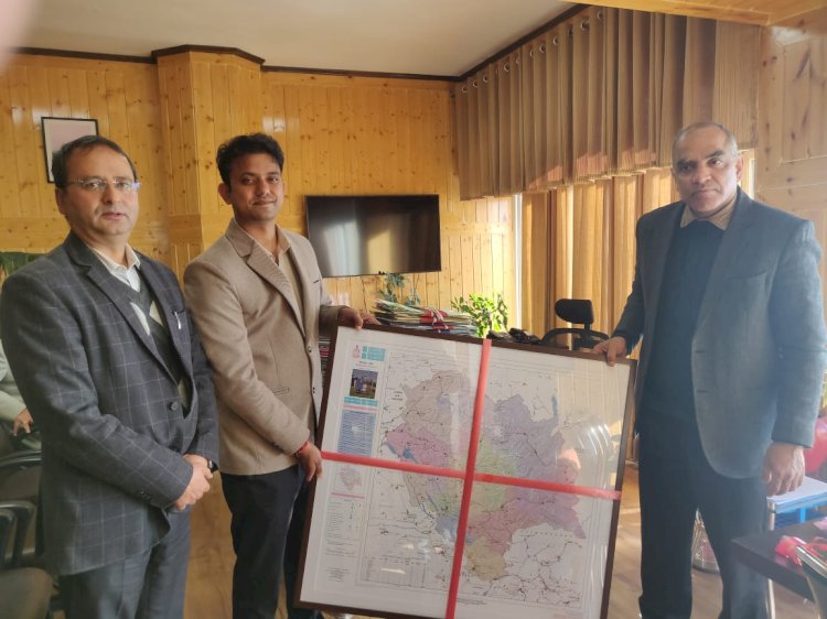 के.के. पंत ने जियोडेटिक एसेट्स रजिस्टर और जियोडेटिक मैप का विमोचन किया