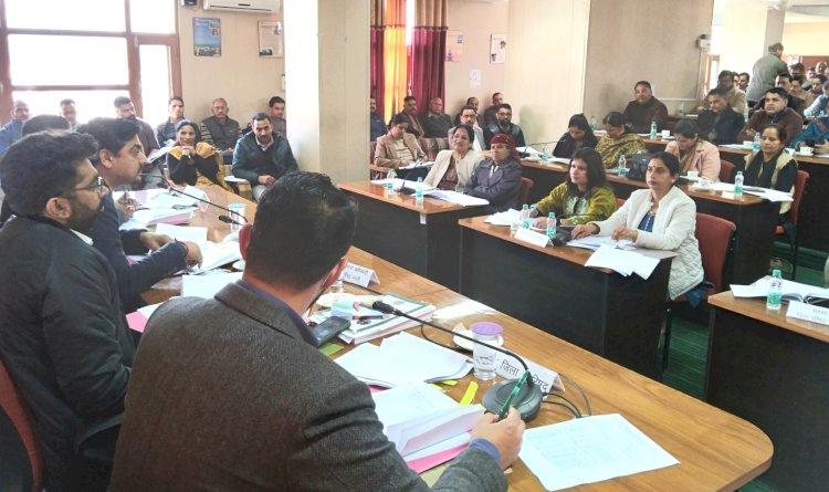 जिला परिषद की त्रैमासिक समीक्षा बैठक आयोजित, 382.50 करोड़ रुपये के विकास कार्यों को दी गई मंजूरी