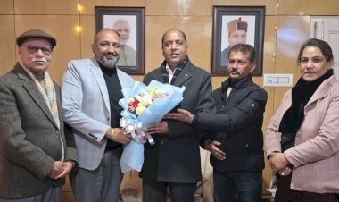 भाजपा प्रतिनिधिमंडल ने नेता प्रतिपक्ष जयराम ठाकुर से की भेंट, नववर्ष 2026 की दी शुभकामनाएं