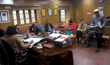 उपायुक्त ने वीरवार को मोतियाबिंद मुक्त भारत के अन्तर्गत की एक बैठक की अध्यक्षता की