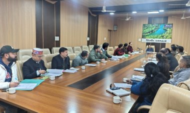 नाहन : 10 साल पहले बने आधार कार्ड को अपडेट करवाना अति आवश्यक -उपायुक्त