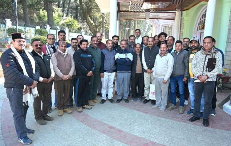 मुख्यमंत्री से नादौन विधानसभा क्षेत्र के बड़ा और फस्टे ग्राम पंचायत के प्रतिनिधिमंडल ने की भेंट